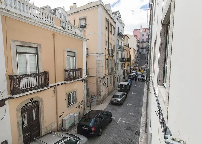 Lovelystay - Bica Patio Duplex