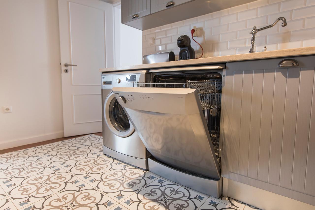 Apartment Lovelystay - Bica Patio Duplex Lisbon